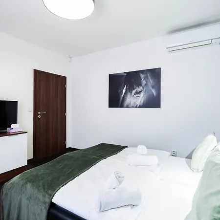 V Jizdarne Guest house